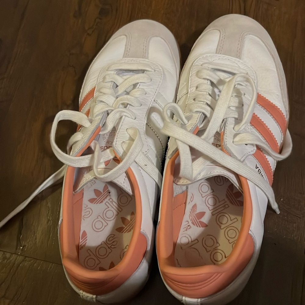 Adidas sambas with clay stripes!